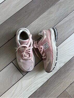New Balance 2002R Girls' Grade School